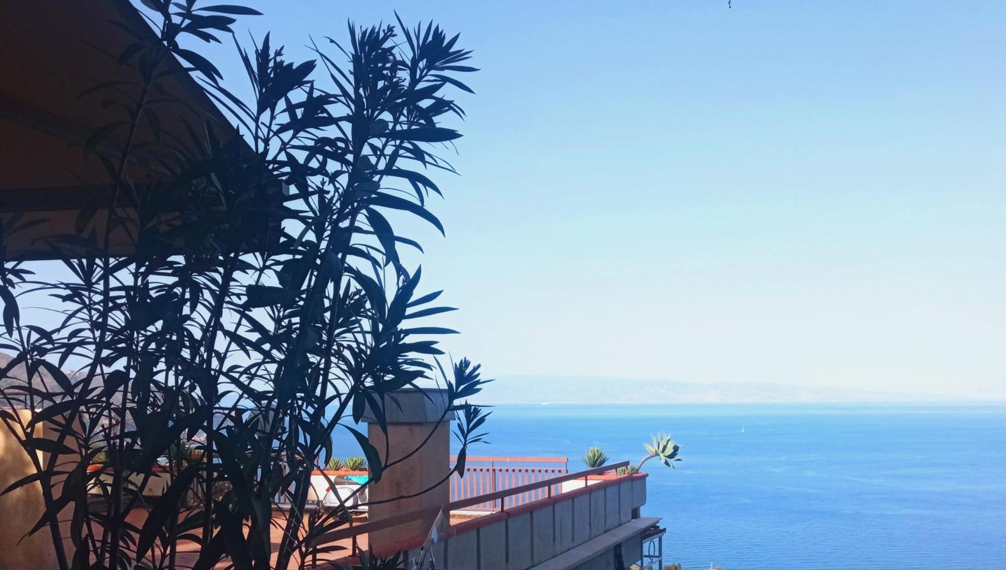 Mara'S House, 10 Minuti A Piedi Dal Centro, Parcheggio Privato Taormina Exteriör bild